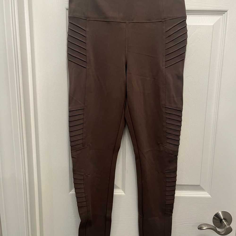 Athleta taupe leggings